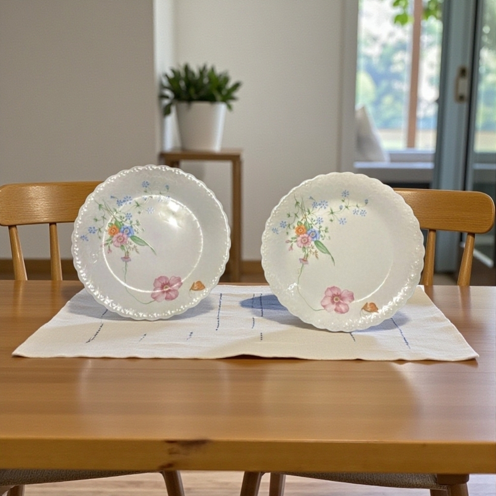 Mikasa (Set Of 2) Dinner Plates. Made With Bone China. "Something Blue" Pattern